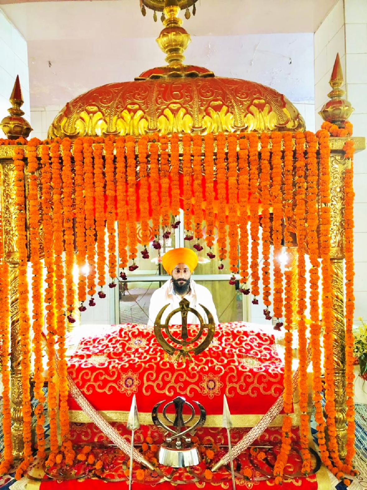 शाहजहांपुर में श्रीगुरुतेग बहादुर के प्रकाशोत्सव पर गुरुद्वारा रामनगर में फूलों से सजाया गुरु? शाहजहांपुर में श्रीगुरुतेग बहादुर के प्रकाशोत्सव पर गुरुद्वारा रामनगर में फूलों से सजाया गुरु?