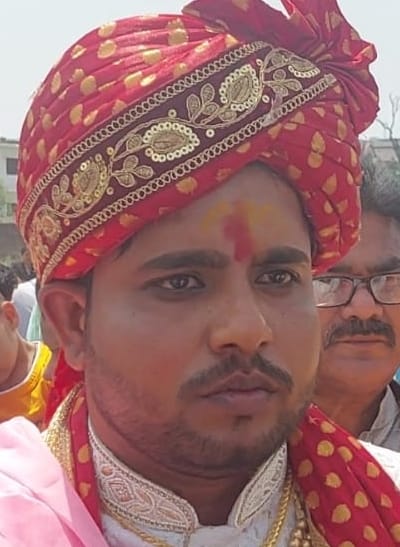 दूल्हा शिवम। दूल्हा शिवम।