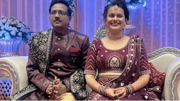 Tina Dabi Wedding: टीना डाबी की शादी के रिसेप्शन की तस्वीरें सामने आईं, अंबेडकर की तस्वीर के सामने रचाया ब्याह