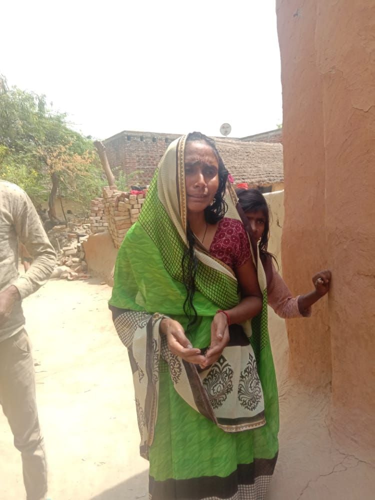 पीड़ित नीलम।