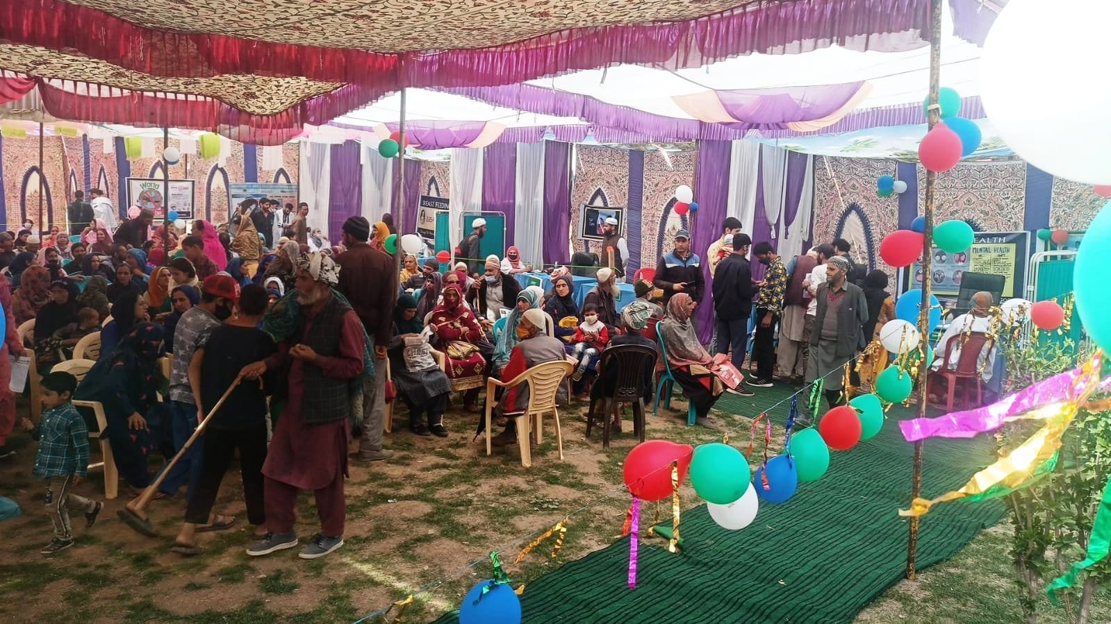 रामनगर के गूल में स्वास्थ्य मेला में हिस्स लेने पहुंचे ग्रामीण रामनगर के गूल में स्वास्थ्य मेला में हिस्स लेने पहुंचे ग्रामीण
