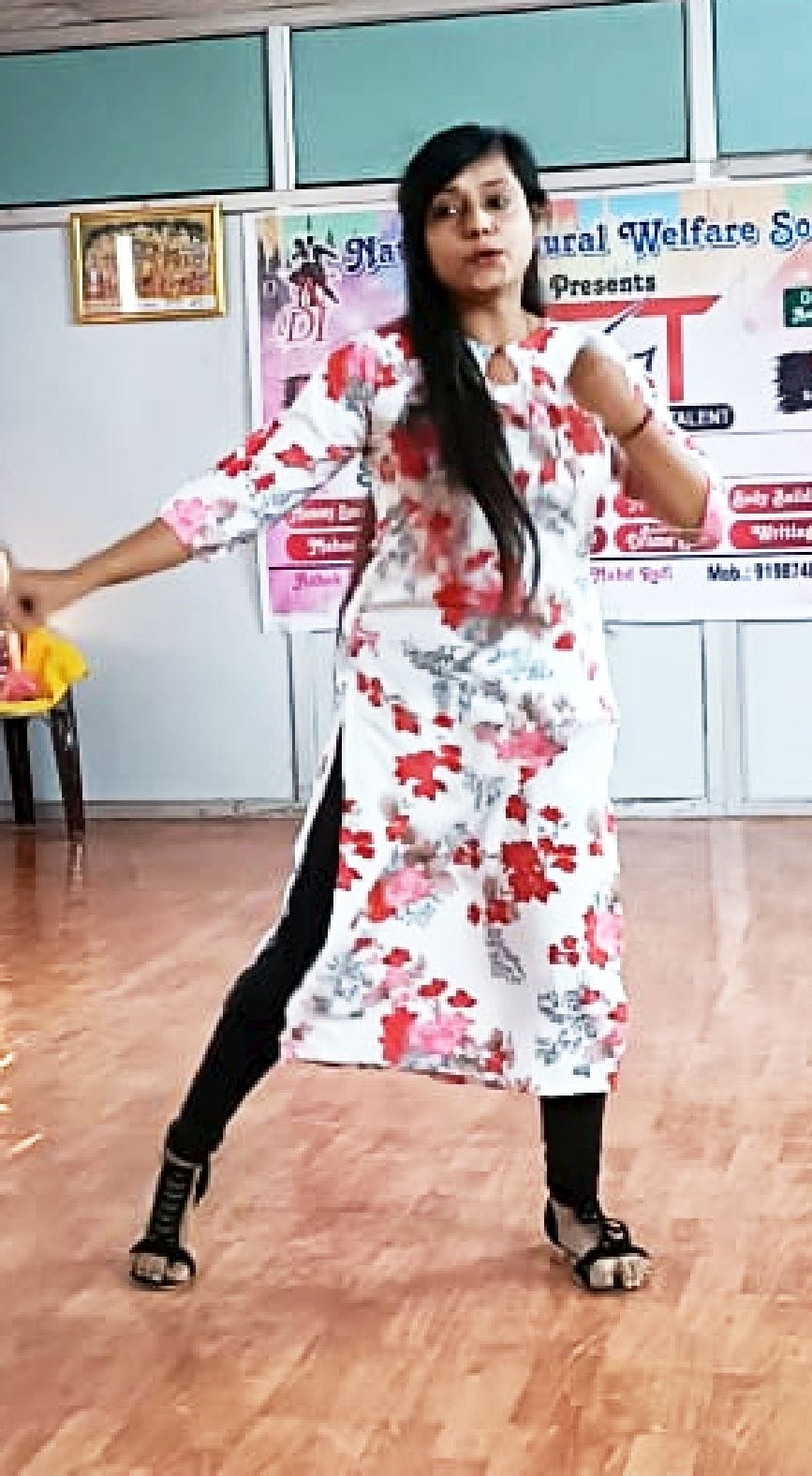 शाहजहांपुर में नटराज कल्चरल वेलफेयर सोसाईटी की अरेर से आयोजित नृत्य सेमी फाइनल प्रतियोगिता में 