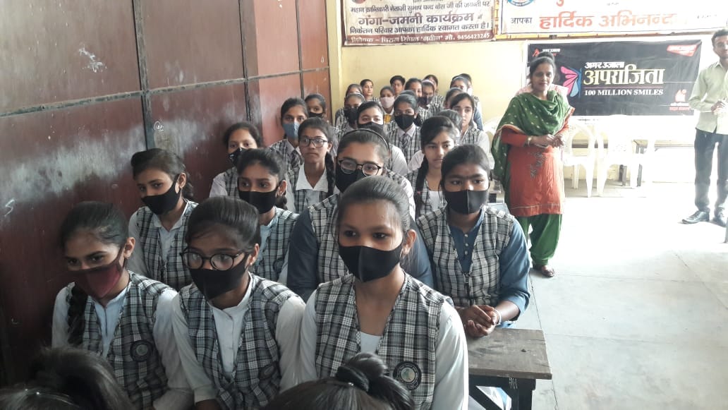 खतौली कालेज में आयोजित अपाजिता कार्यक्रम में उपस्थित छात्राएं।