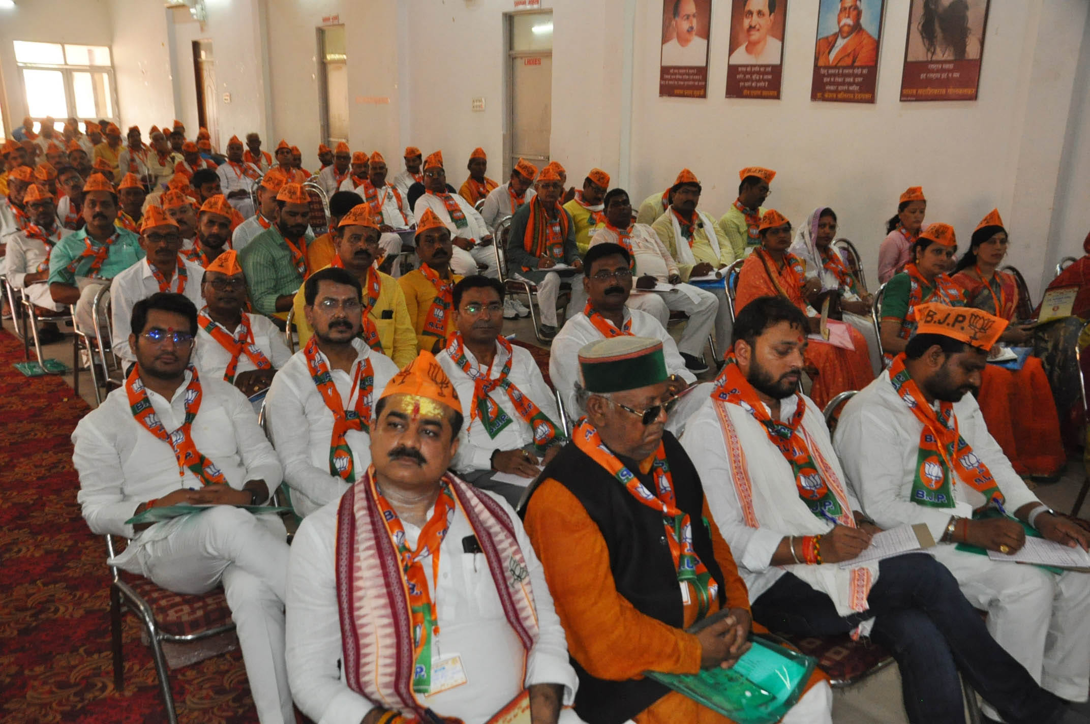 नगर के भुजौटी स्थित एक प्लाजा में भाजपा के जिला प्रक्षिक्षण वर्ग में मौजूद कार्यकर्ता।संवाद नगर के भुजौटी स्थित एक प्लाजा में भाजपा के जिला प्रक्षिक्षण वर्ग में मौजूद कार्यकर्ता।संवाद