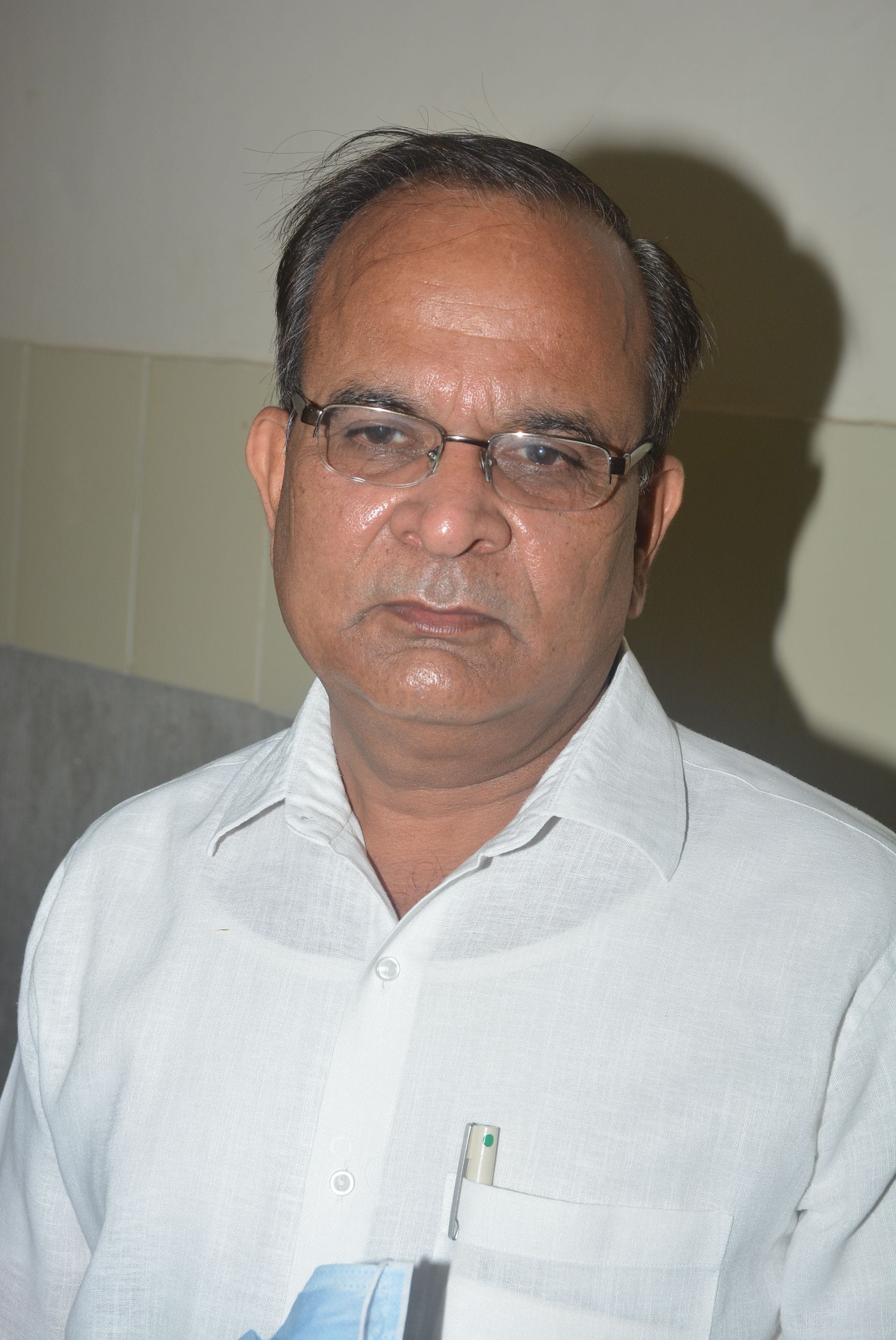 डॉ नीरज त्यागी । सीएमओ डॉ नीरज त्यागी । सीएमओ