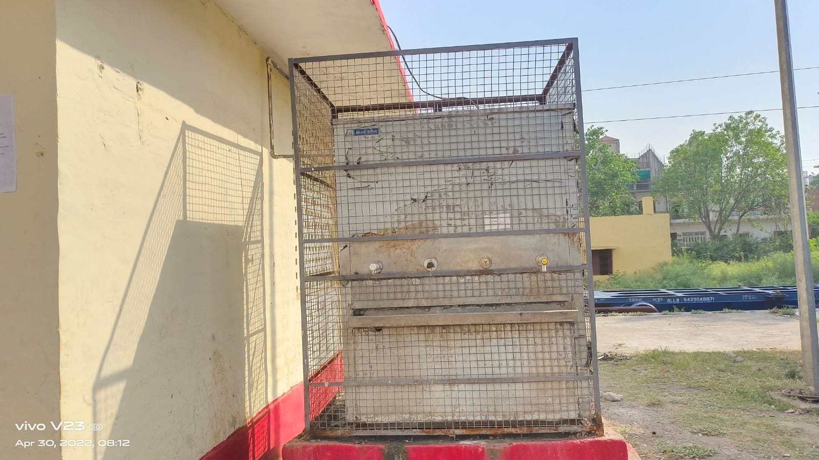 अछल्दा रेलवे स्टेशन में खराब वाटर कूलर व क्षतिग्रस्त नल। संवाद अछल्दा रेलवे स्टेशन में खराब वाटर कूलर व क्षतिग्रस्त नल। संवाद