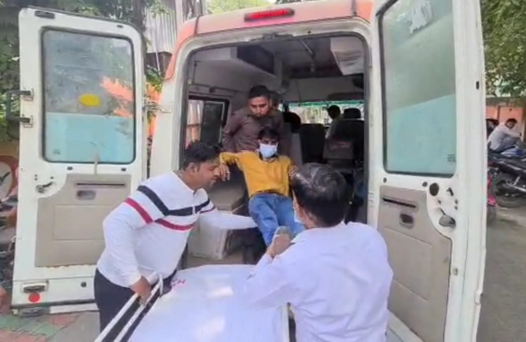 जिला महिला अस्पताल में मॉकड्रिल करते चिकित्सक जिला महिला अस्पताल में मॉकड्रिल करते चिकित्सक