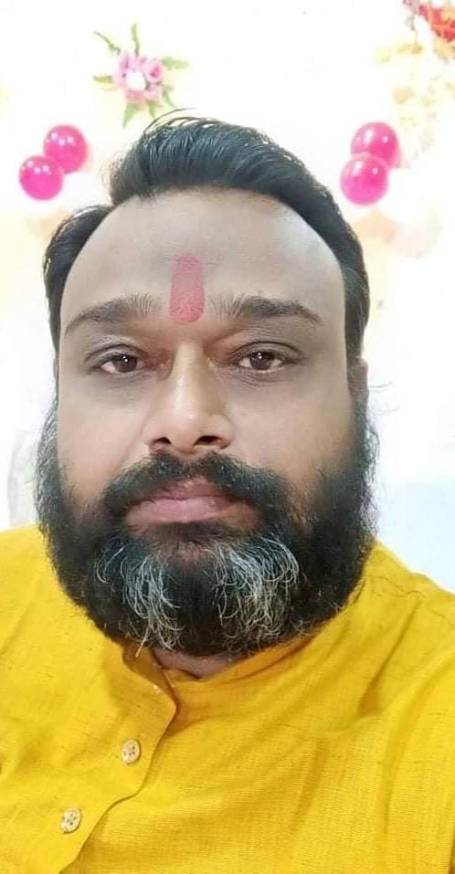 शाहजहांपुर के कंपोजिट विद्यालय सरायकाइयां के प्रधानाध्यापक शोभित मुकुट बिहारी शाहजहांपुर के कंपोजिट विद्यालय सरायकाइयां के प्रधानाध्यापक शोभित मुकुट बिहारी