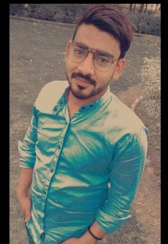 मृतक आकाश का फाइल फोटो