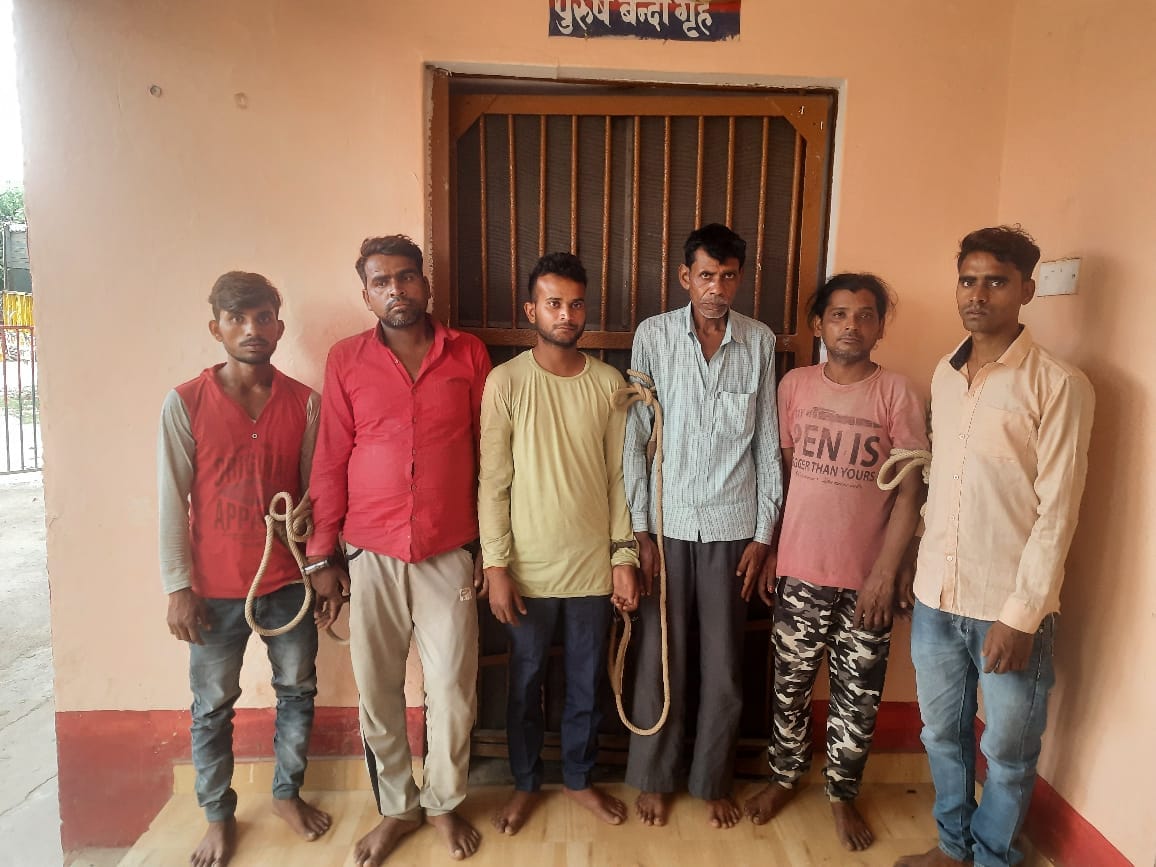 पुलिस द्वारा गिरफ्तार किए गए आरोपी