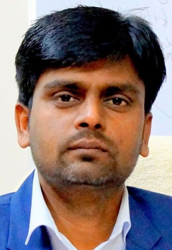डॉ. मणीन्द्र मोहन शर्मा।