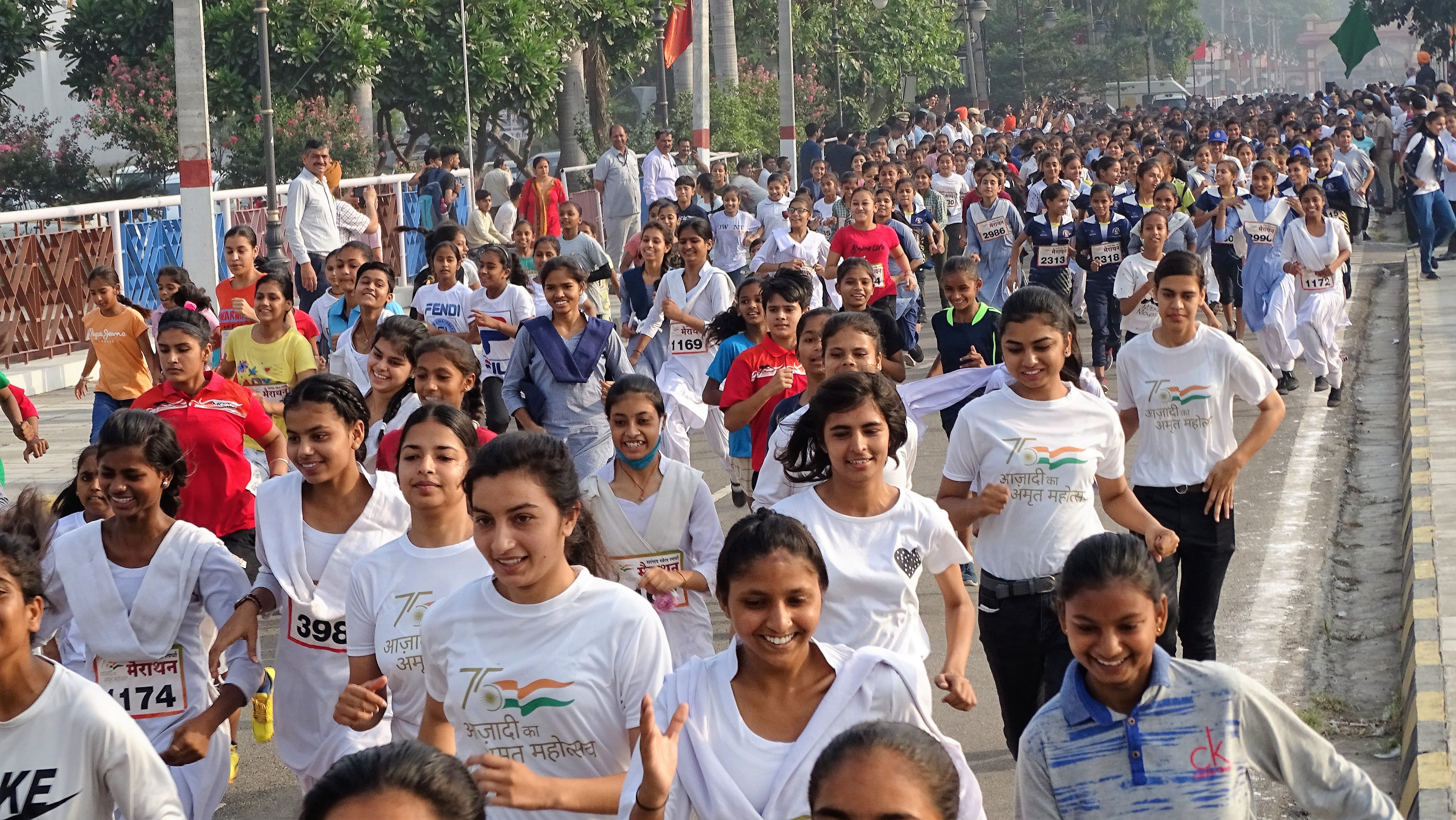 मैराथन में हिस्सा लेती खिलाड़ी। संवाद मैराथन में हिस्सा लेती खिलाड़ी। संवाद