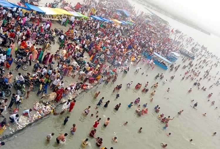 Ganga Snaan – Banjir keyakinan berkumpul pada kura-kura di Buddha Purnima
