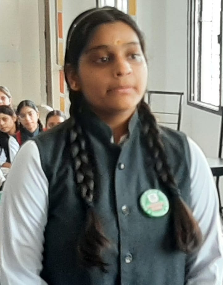 छात्रा रिद्धि गुप्ता छात्रा रिद्धि गुप्ता
