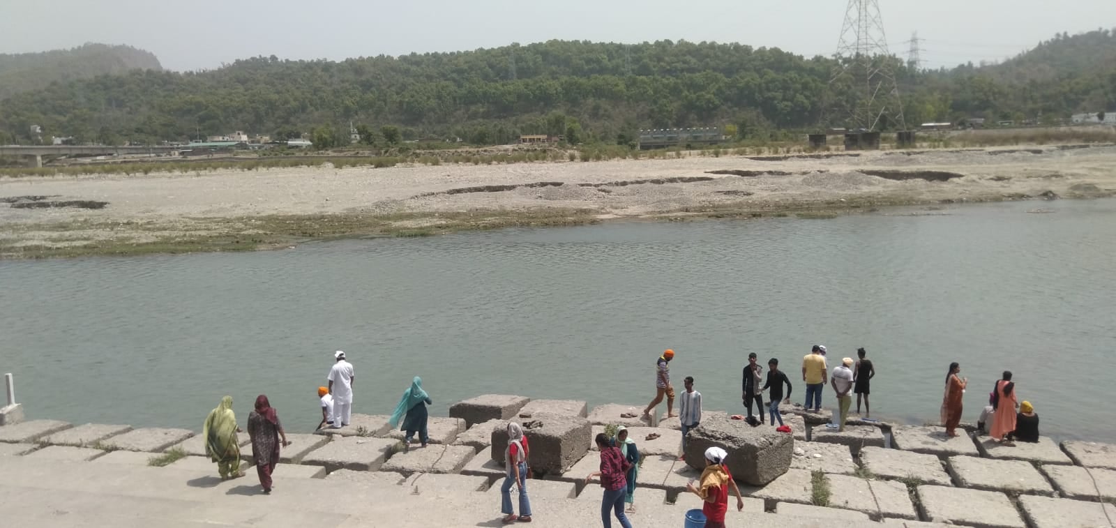 पांवटा साहिब का यमुनाघाट, जहां पर पंजाब के युवक की डूबने से मौत हुई। संवाद पांवटा साहिब का यमुनाघाट, जहां पर पंजाब के युवक की डूबने से मौत हुई। संवाद