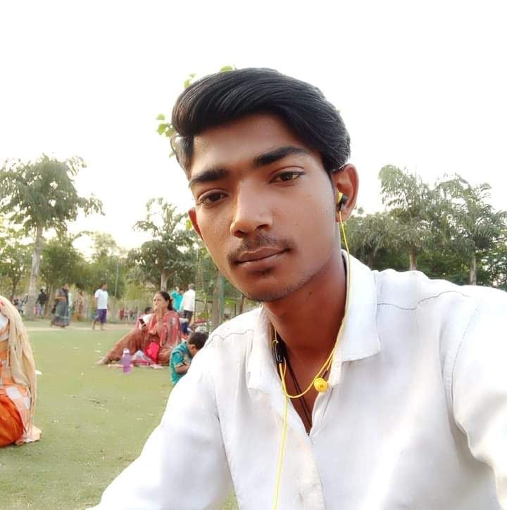 अजय का फाइल फोटो अजय का फाइल फोटो
