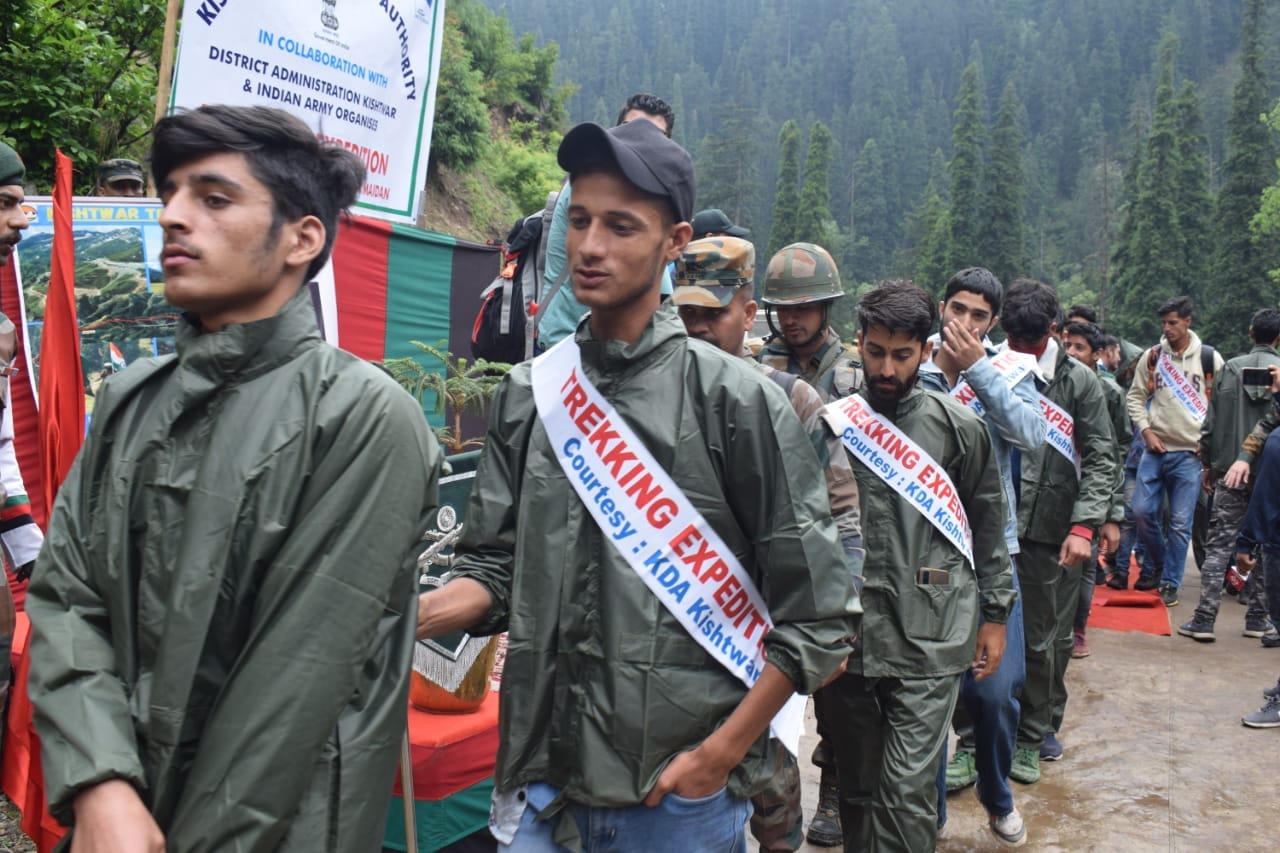 फोटो....भारतीय सेना ने ट्रेकिंग का आयोजन किया।