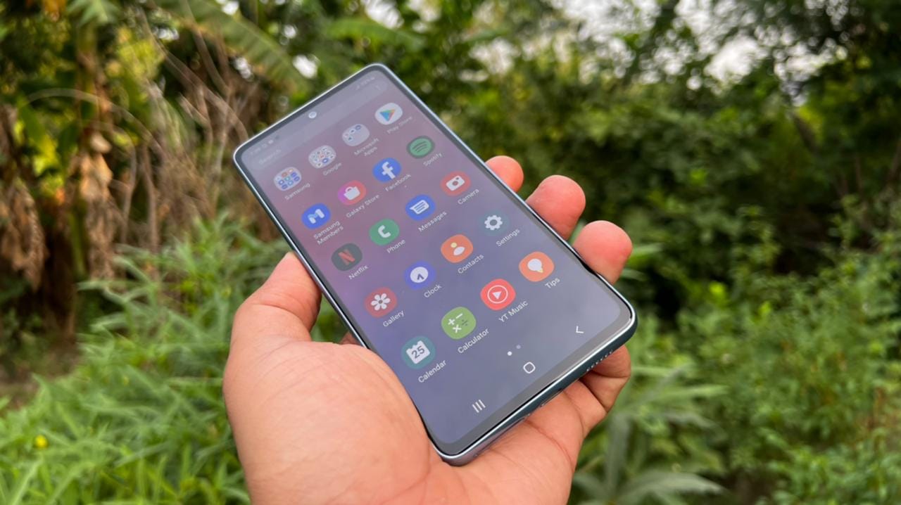 Samsung Galaxy A53 5G Review: рдХреНрдпрд╛ рдЗрд╕реЗ рдЦрд░реАрджрдирд╛ рдлрд╛рдпрджреЗ рдХрд╛ рд╕реМрджрд╛ рд╣реИ?