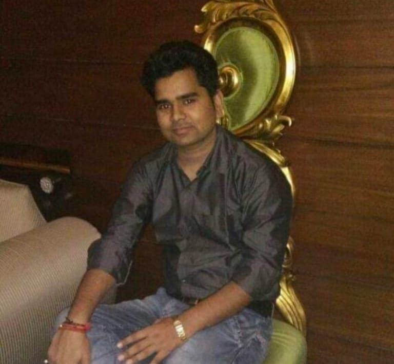 मृतक शिक्षक निखिल मिश्रा। फाइल फोटो मृतक शिक्षक निखिल मिश्रा। फाइल फोटो