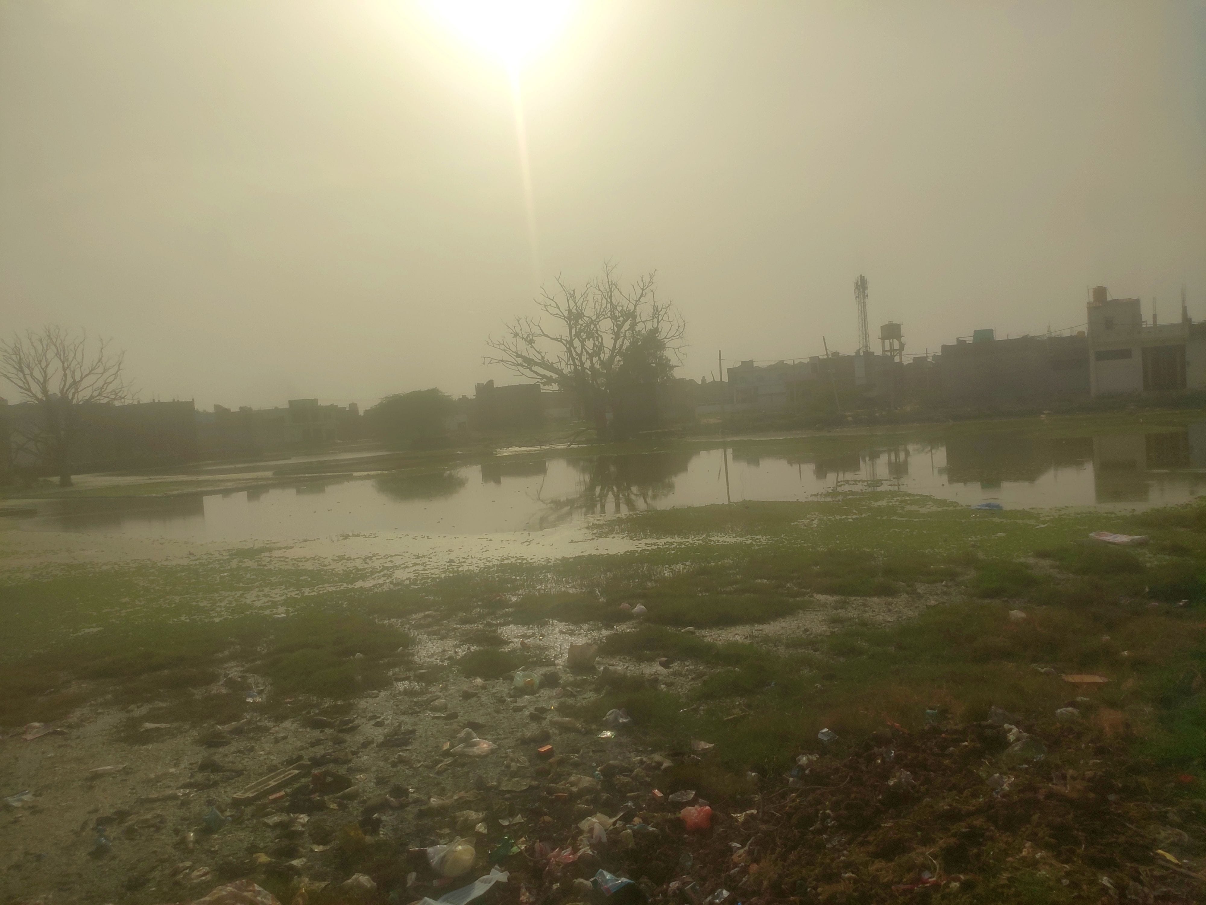 बिधूना नगर पंचायत के जवाहर नगर में भरा गंदा पानी। संवाद बिधूना नगर पंचायत के जवाहर नगर में भरा गंदा पानी। संवाद