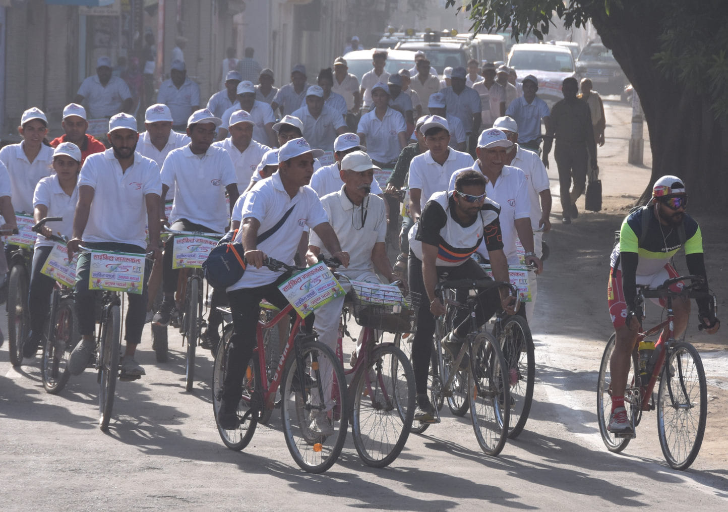 वर्ल्ड साइकिल दिवस पर आईएमए भवन से स्वास्थ्य जागरूक साइकिल रैली भाग लेते खिलाड़ी वर्ल्ड साइकिल दिवस पर आईएमए भवन से स्वास्थ्य जागरूक साइकिल रैली भाग लेते खिलाड़ी