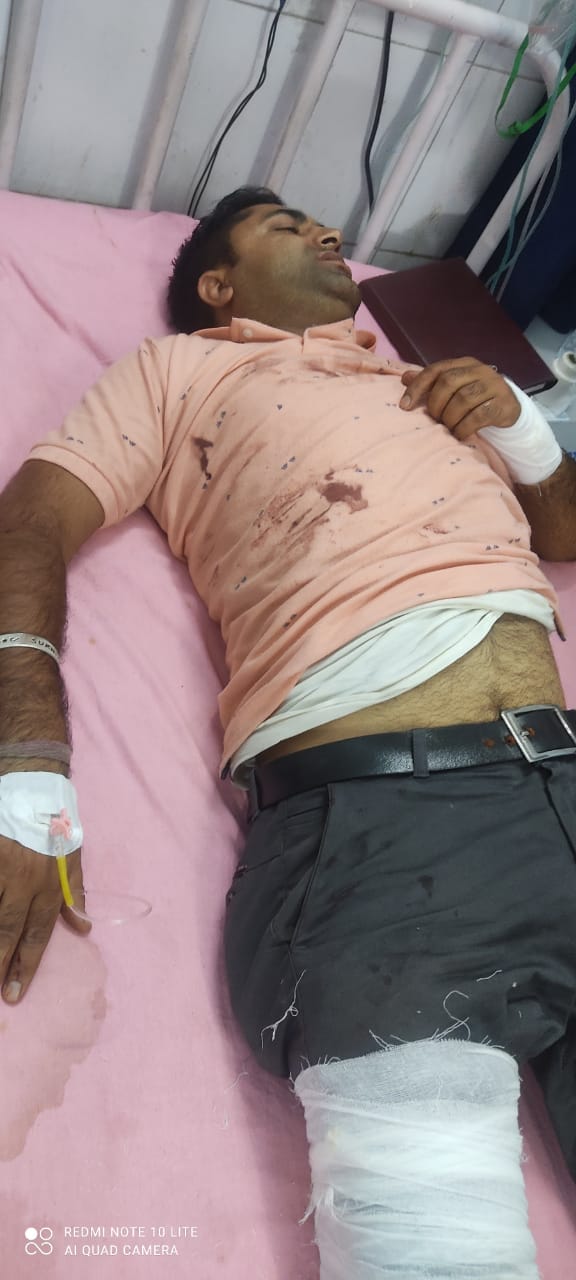 रामबन- चिनैनी नाशरी टनल में दुर्घटना का शिकार हुई कार व अस्पताल में उपचाराधीन घायल