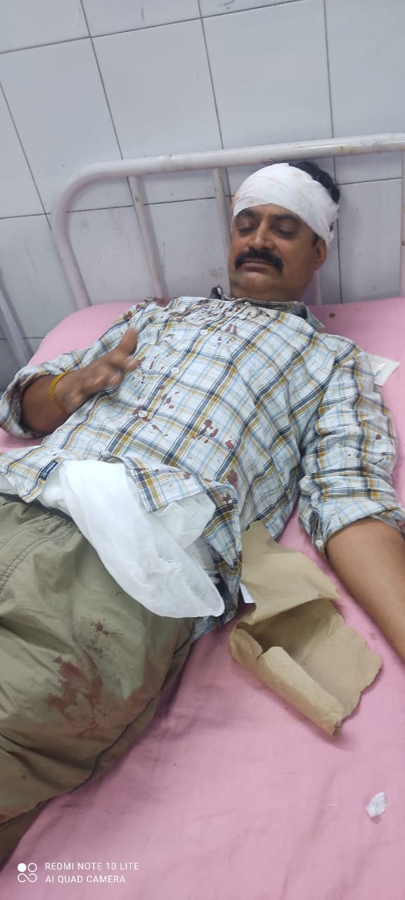 रामबन- चिनैनी नाशरी टनल में दुर्घटना का शिकार हुई कार व अस्पताल में उपचाराधीन घायल
