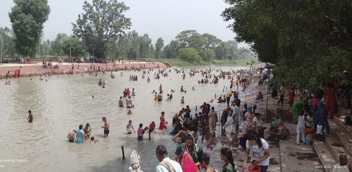 कुंआखेड़ा संगम पर डुबकी लगा पूण्य लाभ कमाते श्रद्वालु