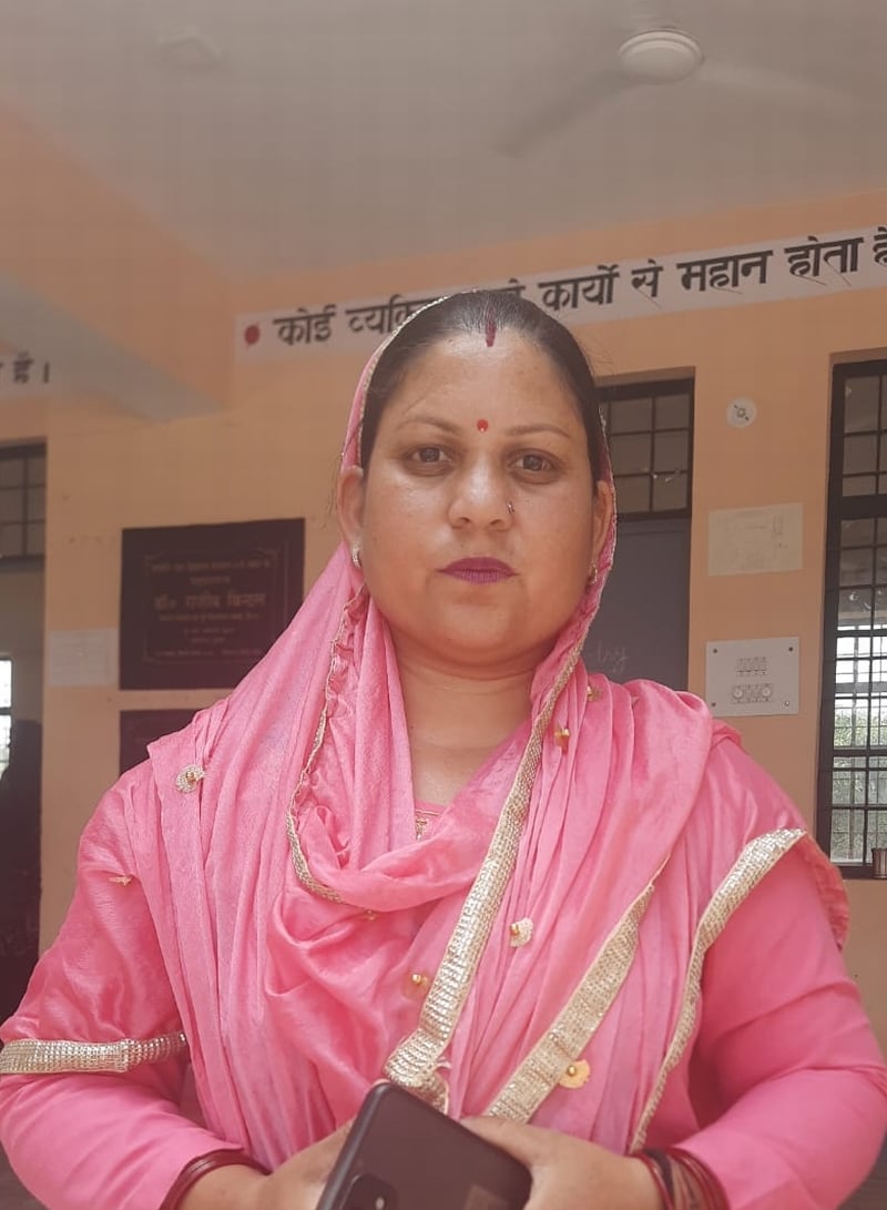 ़रस्वती देवी, स्कूल प्रबंधन समिति की अध्यक्षा। संवाद
