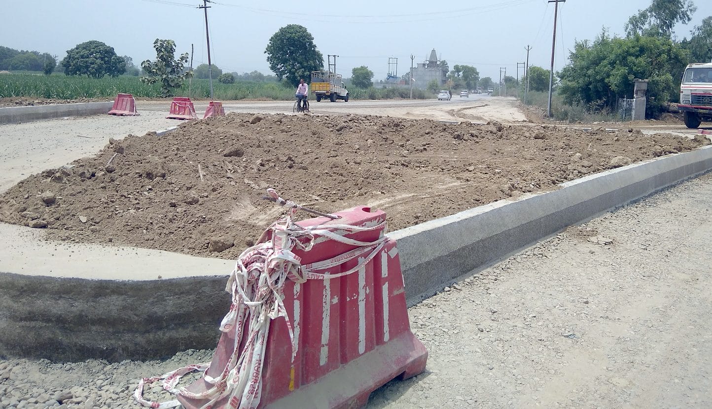 बलवा गेट के सामने निर्माणाधीन क्रॉस जंक्शन।