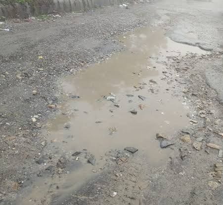 अल्मोड़ा रानीखेत रोड खस्ताहाल अल्मोड़ा रानीखेत रोड खस्ताहाल