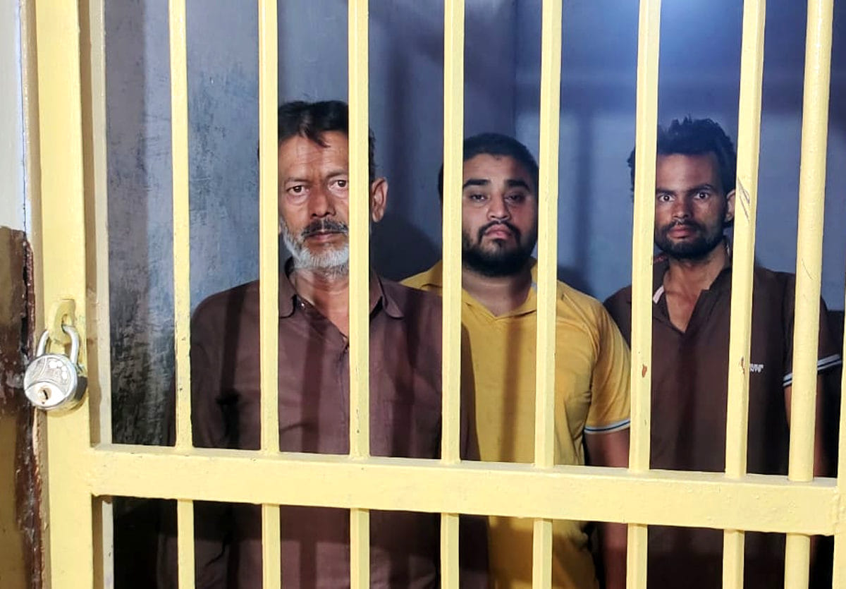 सहारनपुर में बवाल के बाद गिरफ्तार किये गये उपद्रवी सहारनपुर में बवाल के बाद गिरफ्तार किये गये उपद्रवी