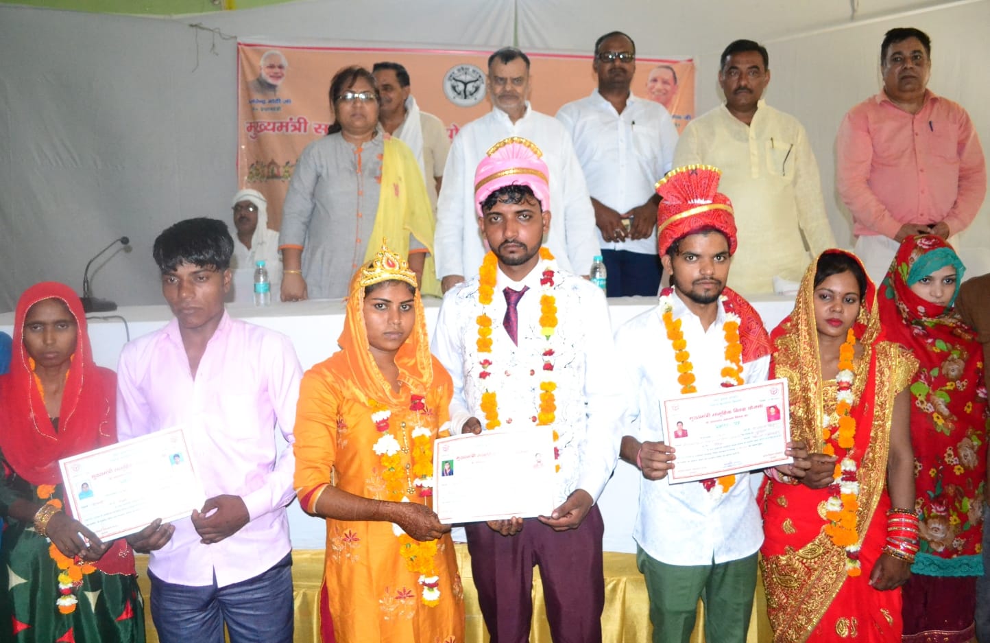 शामली में चौधरी चरण सिंह बरात घर में मुख्यमंत्री सामूहिक विवाह योजना के अंतर्गत  प्रमाण पत्र के स