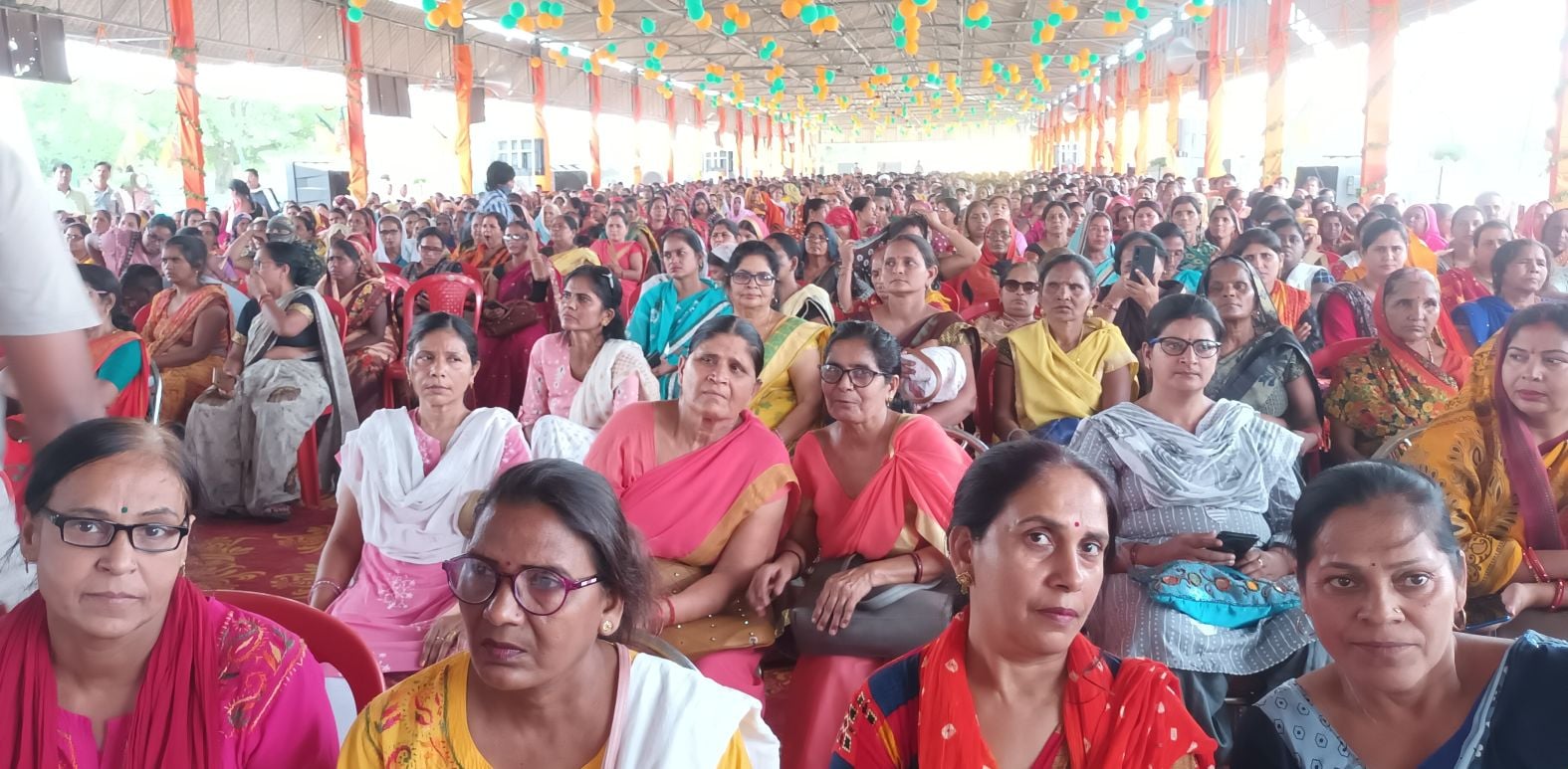 कार्यक्रम में मौजूद लोग। संवाद कार्यक्रम में मौजूद लोग। संवाद