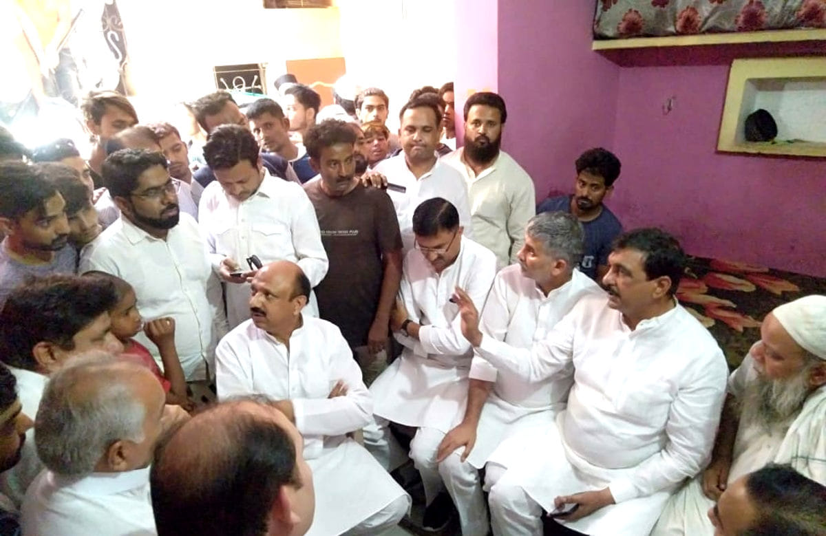 सहारनपुर में हुऐ बवाल के मामले में जेल गये आरोपियो से मिलने पहुंचा रालोद प्रतिनीधि मंडल सहारनपुर में हुऐ बवाल के मामले में जेल गये आरोपियो से मिलने पहुंचा रालोद प्रतिनीधि मंडल