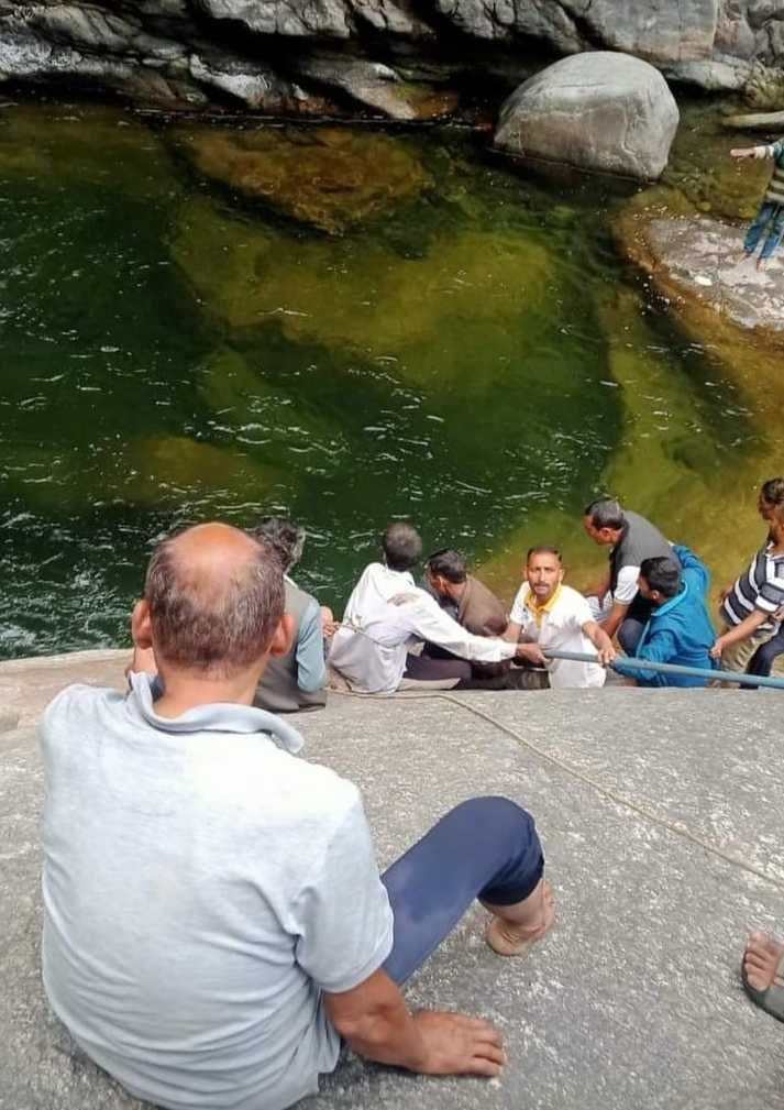 बागेश्वर के गोगिना में गधेरे में बने तालाब में डूबे बच्चों की खोजबीन के लिए रेस्क्यू अभियान चलात? बागेश्वर के गोगिना में गधेरे में बने तालाब में डूबे बच्चों की खोजबीन के लिए रेस्क्यू अभियान चलात?