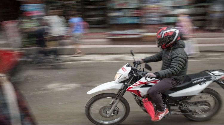 Who Issues Guidelines For Helmet Use For Two Wheelers And Three Wheelers To  Reduce Road Accidents, Deaths - Road Accidents: सड़क दुर्घटनाओं, मौतों को  कम करने के लिए हेलमेट पर जोर, Who