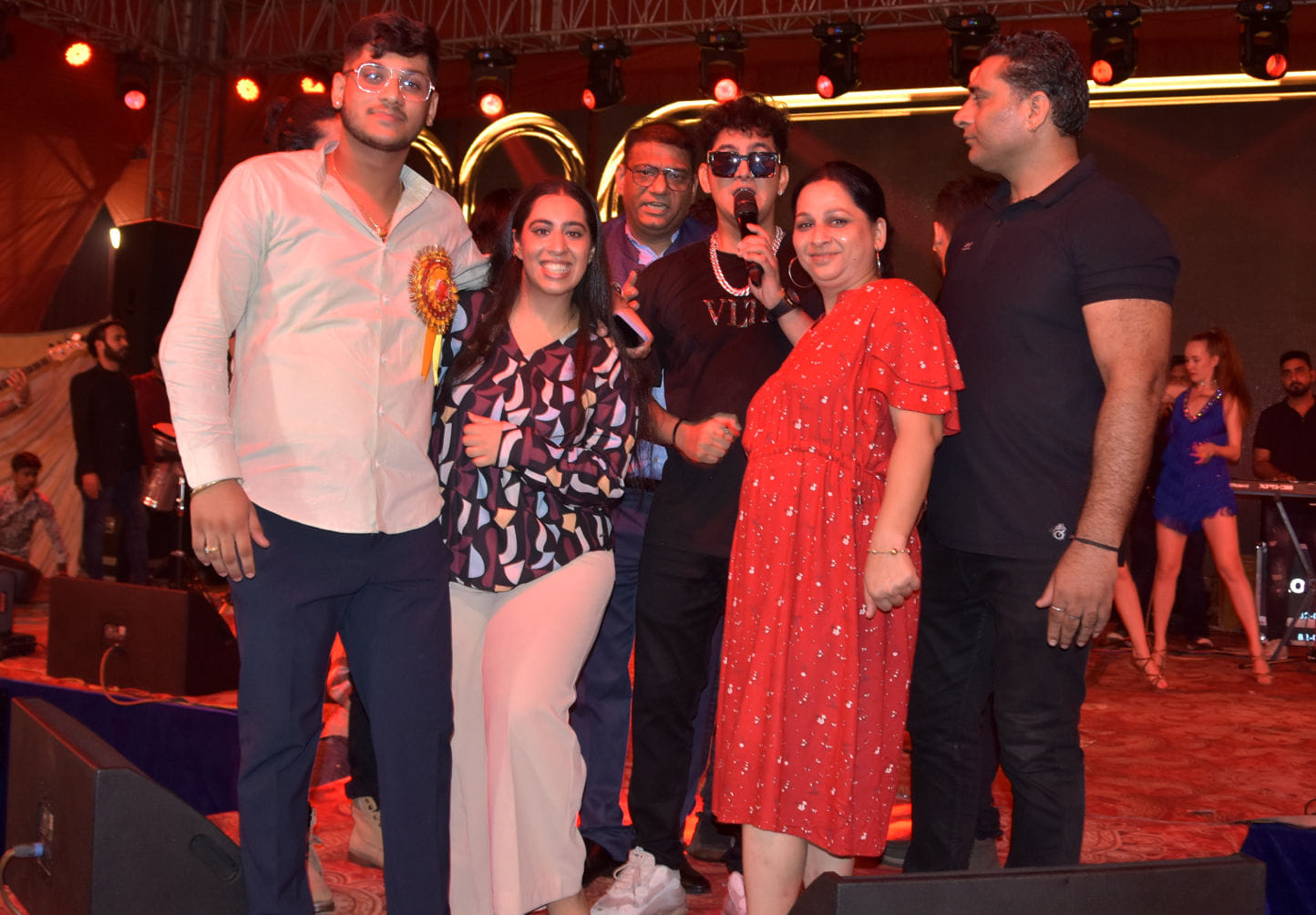 देहरादून रोड स्थित एक सभागार में आईआईए के स्थापना दिवस आयोजित कार्यक्रम में इंडियन आइडल के ऋषभ च?