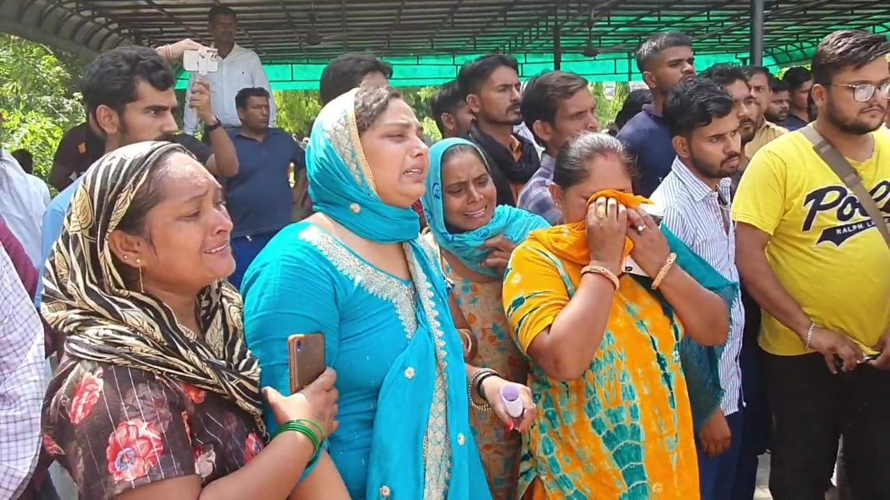 Woman dies after operation, family created ruckus in hospital Woman dies after operation, family created ruckus in hospital