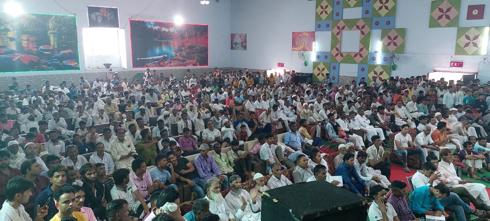 बसपा के कार्यक्रम में उमड़ा जन समूह बसपा के कार्यक्रम में उमड़ा जन समूह