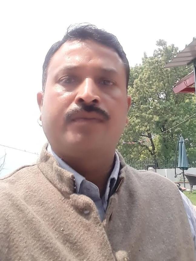 ज्योलीकोट के ललित साह। संवाद