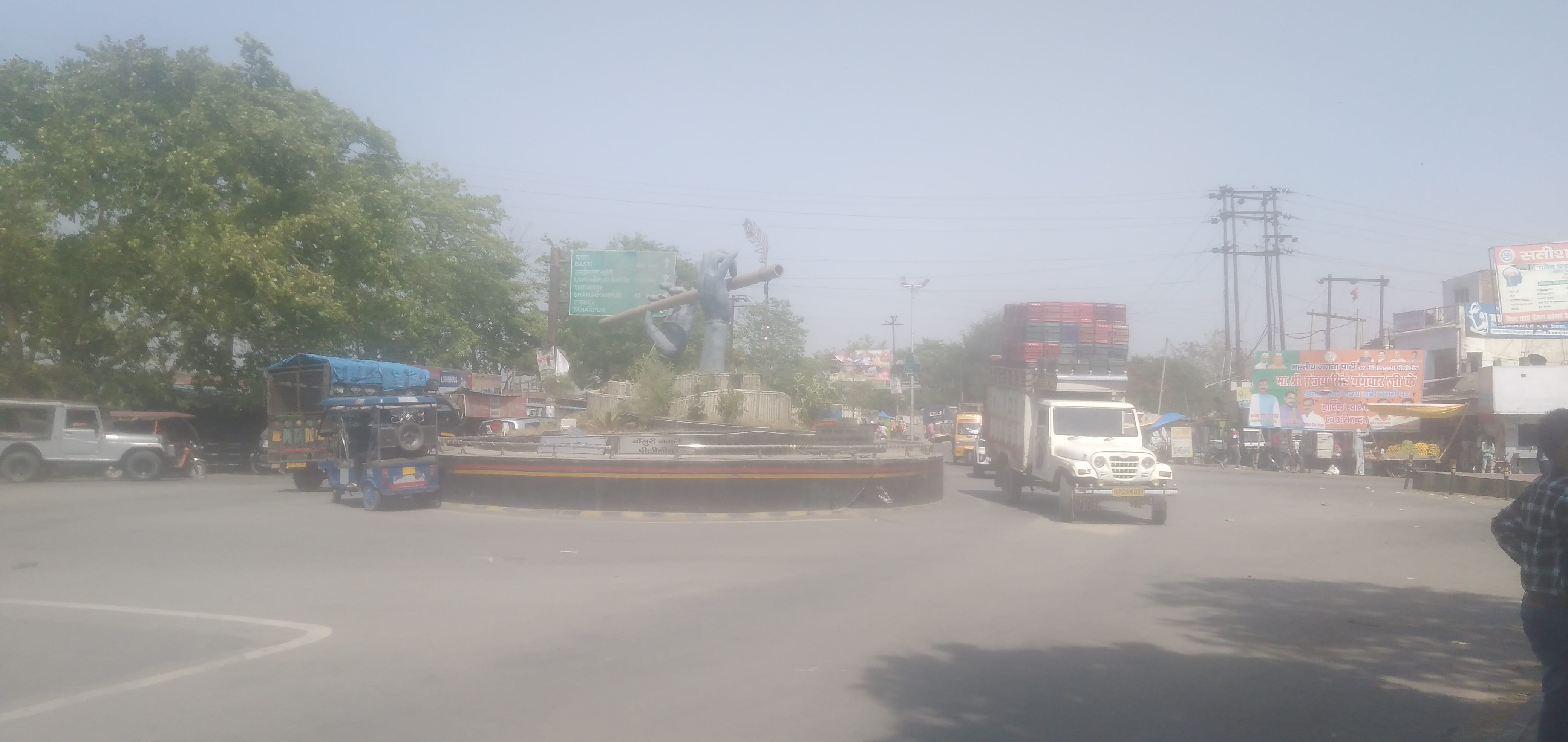 असम चौराहा पीलीभीत, यहीं बनना है फ्लाईओवर। असम चौराहा पीलीभीत, यहीं बनना है फ्लाईओवर।