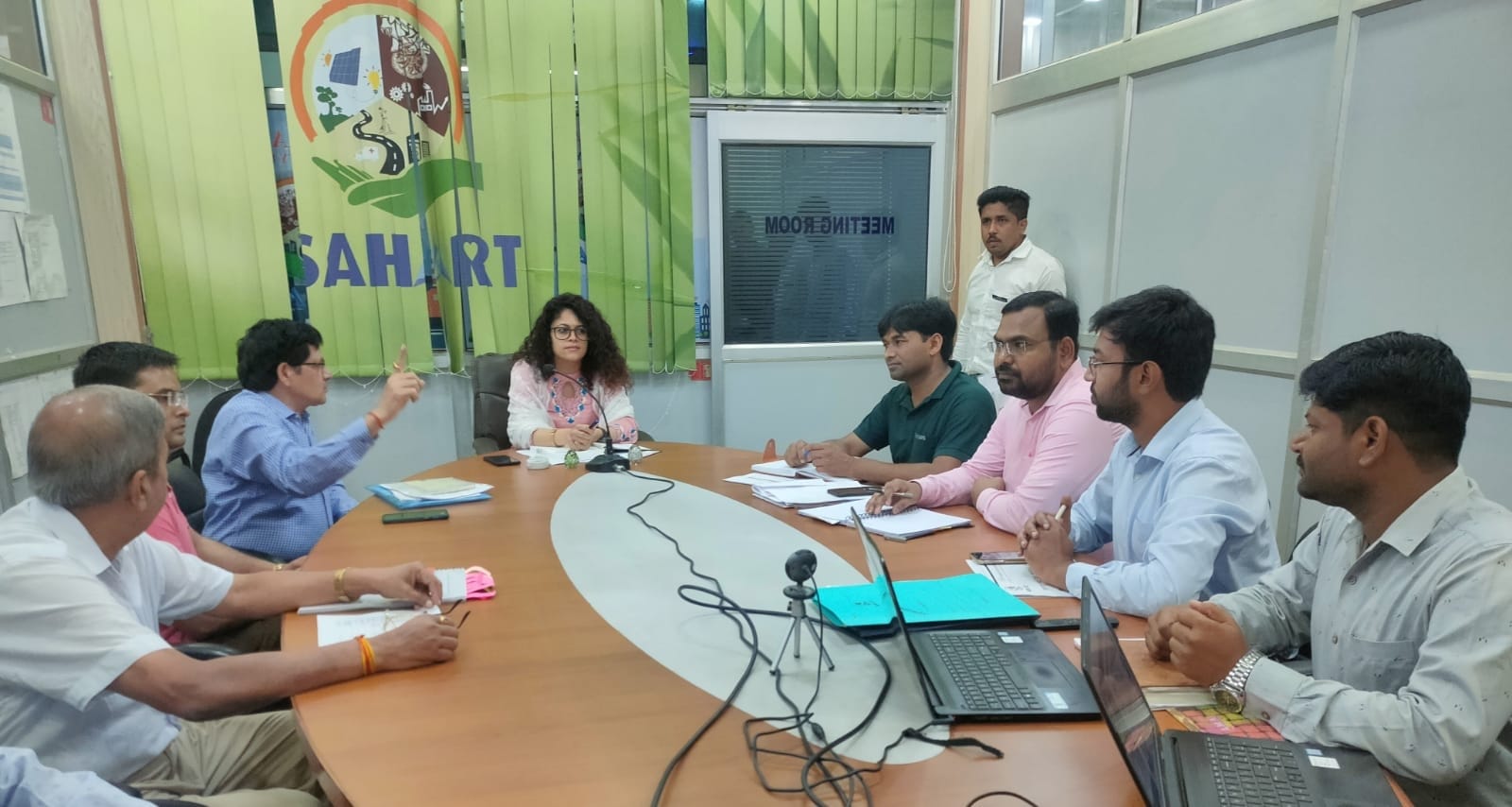 स्मार्ट सिटी में बैठक को सम्बोधित करती नगरायुक्त गजल भारद्वाज स्मार्ट सिटी में बैठक को सम्बोधित करती नगरायुक्त गजल भारद्वाज