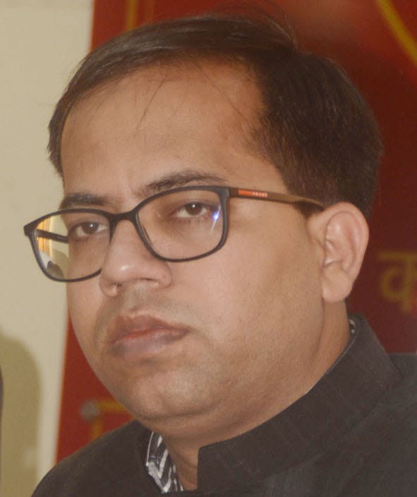 एडीएम अमित कुमार एडीएम अमित कुमार