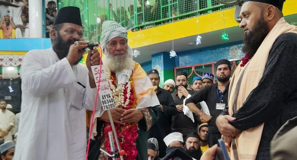 शाहजी मिया की दरगाह पर कुल शरीफ की रस्म अदायगी। शाहजी मिया की दरगाह पर कुल शरीफ की रस्म अदायगी।
