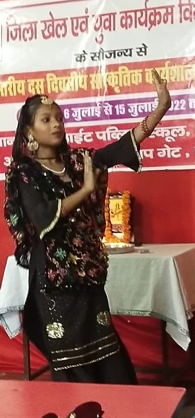 17-कैथल। जिला स्तरीय सांस्कृतिक कार्यशाला में पंजाबी लोक नृत्य प्रस्तुत करते हुए। 17-कैथल। जिला स्तरीय सांस्कृतिक कार्यशाला में पंजाबी लोक नृत्य प्रस्तुत करते हुए।