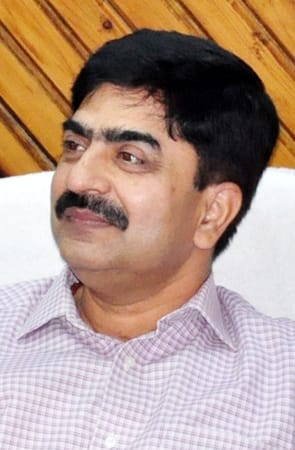 डीएम अखिलेश सिंह