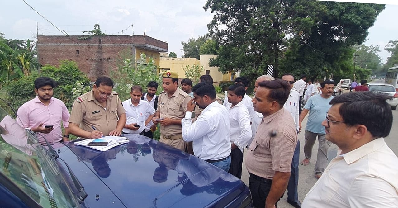 बिजनौर के चांदपुर में न्यायालय सिविल जज जूनियर डिविजन में तैनात स्टेनोग्राफर के अपहरण के बाद जा? बिजनौर के चांदपुर में न्यायालय सिविल जज जूनियर डिविजन में तैनात स्टेनोग्राफर के अपहरण के बाद जा?
