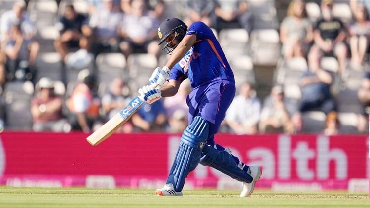 IND vs ENG 2nd T20 Live: भारत ने लगातार दो गेंदों पर दो विकेट गंवाए, विराट कोहली एक रन बना सके, रोहित-पंत भी आउट