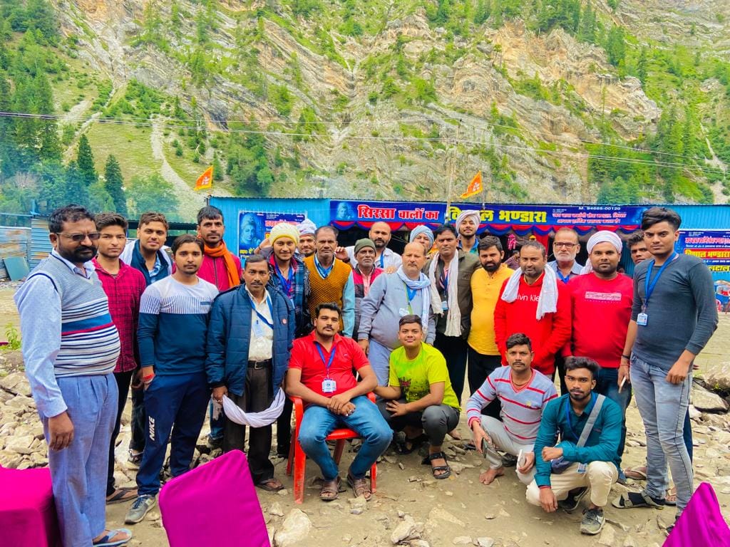 बालटाल में अपने साथियों का इंतजार करते सहारनपुर रामपुर मनिहारान के श्रद्वालु बालटाल में अपने साथियों का इंतजार करते सहारनपुर रामपुर मनिहारान के श्रद्वालु